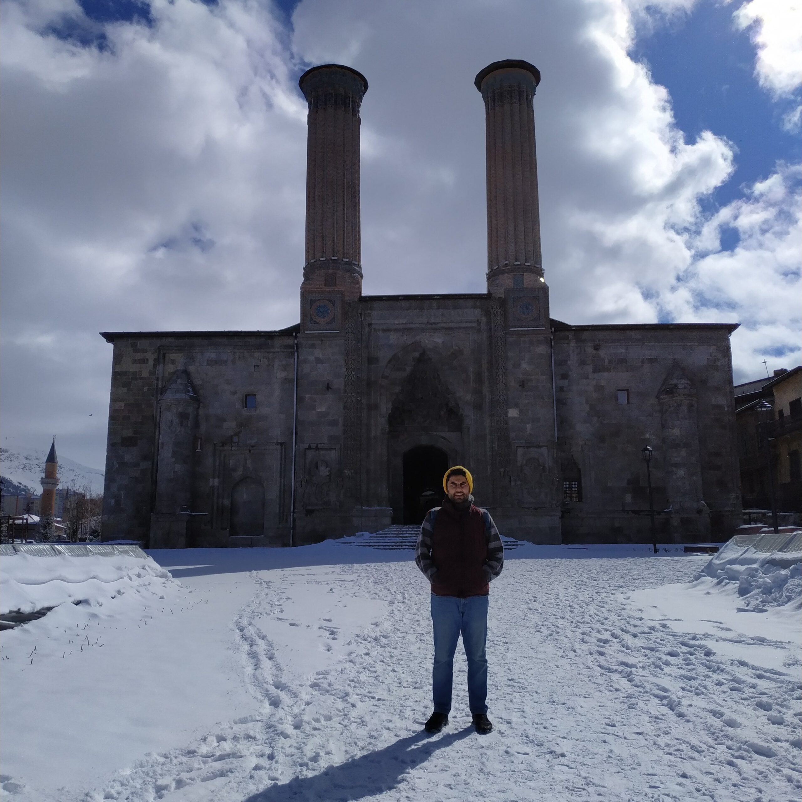 Erzurum Gezilecek Yerler çifte minareli medrese